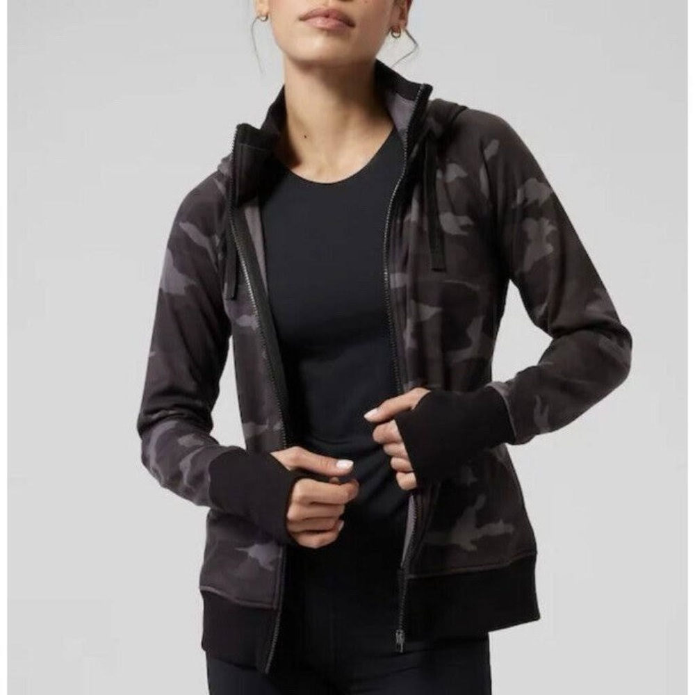 Triumph Printed Hoodie Black Camo Athleta Medium Tall
